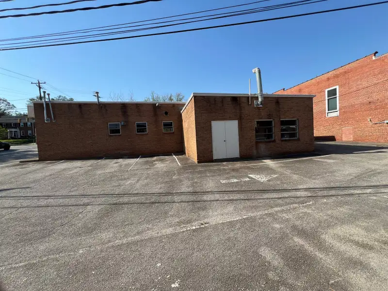Downtown Marion Corner Commercial Space with High Visibility and Onsite Parking