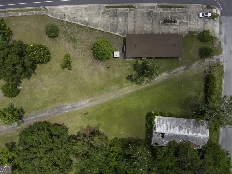 4-acre Commercial Property with Antique Shop and Warehouse on Us Hwy 17, Woodbine