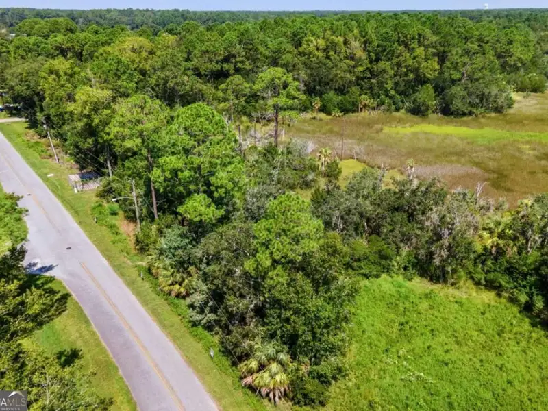 9,000 Sqft Industrial Building on 1.03 Acres in St. Marys, Ga