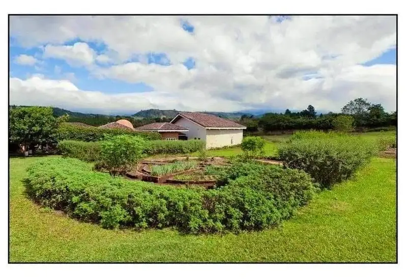 Asclepios Hotel: Profitable 12-bedroom Investment in Tambor, Alajuela with Sustainable Features