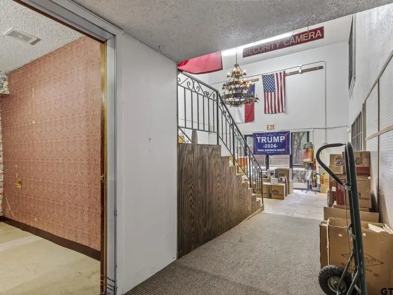 Historic Downtown Mt. Pleasant Multi-use Building with 9000 Sqft and Three Storefronts