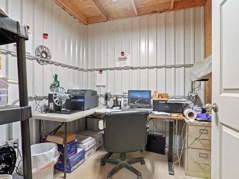 Industrial Property with 9-acre Lot and 9,000 Sq Ft Building in Prime Location
