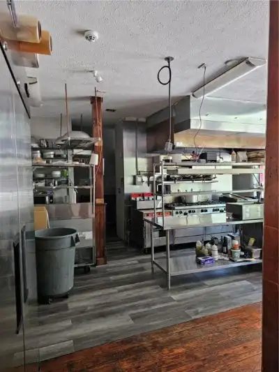 Turnkey Historic Hotel with Retail Space in Downtown Eureka Springs