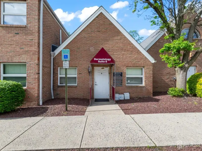 Renovated 3,345 Sf Medical Condo in Ferris Plaza, East Brunswick