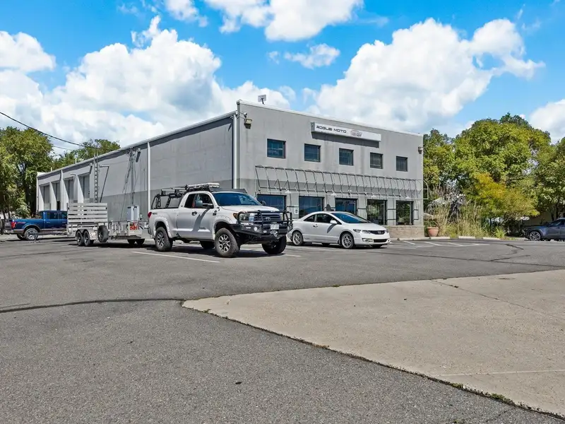 Versatile Commercial Space with Warehouse, Retail, and Mezzanine in Fruita, Co
