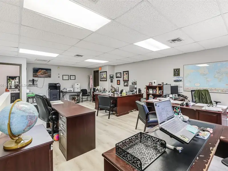 Office Warehouse with Dedicated Space in Kendall Park Commercial Area