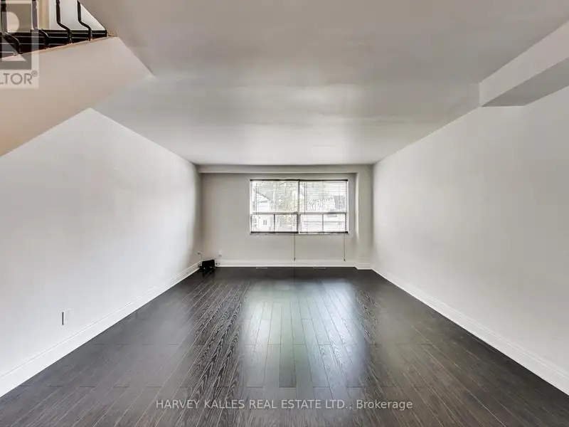 Renovated Commercial Property with Restaurant and Two Apartments in the Junction