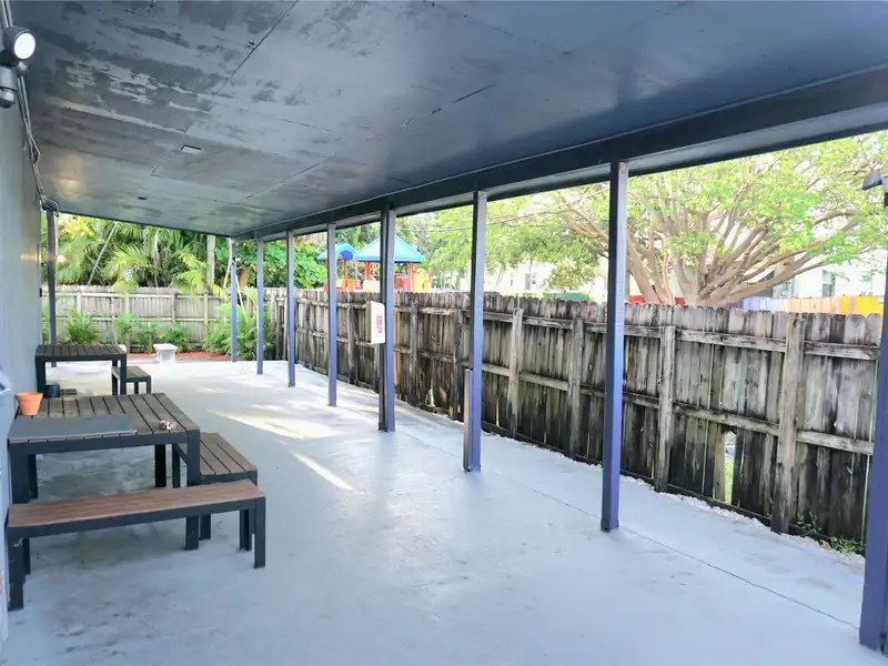 Turnkey Multifamily Investment: 8 Furnished Studios & 2/2 Apartment Near Las Olas