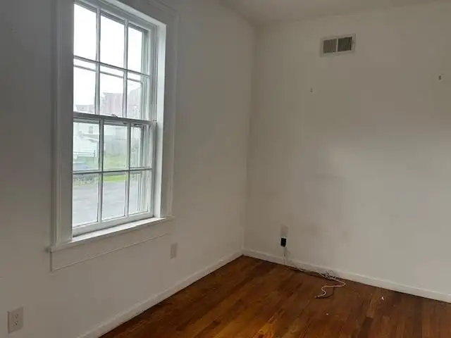 Versatile 750 Sq Ft Office Suite in Prime Village of Walden Location
