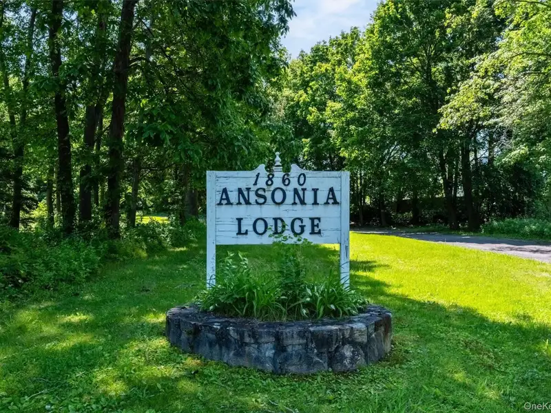 4.6-acre Lakefront Development Site on Route 6 in Mohegan Lake, Westchester County