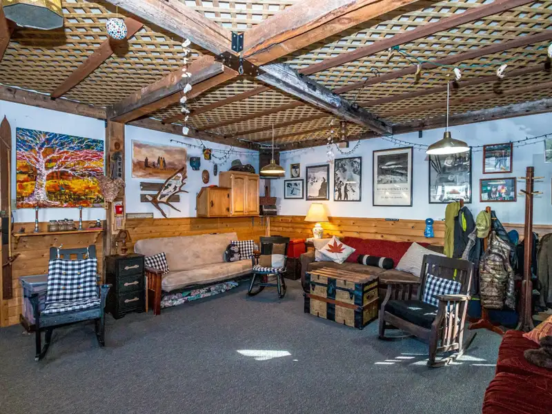 Du Bee Inn: Versatile Bed-and-breakfast with Mountain Views in the Great North Woods