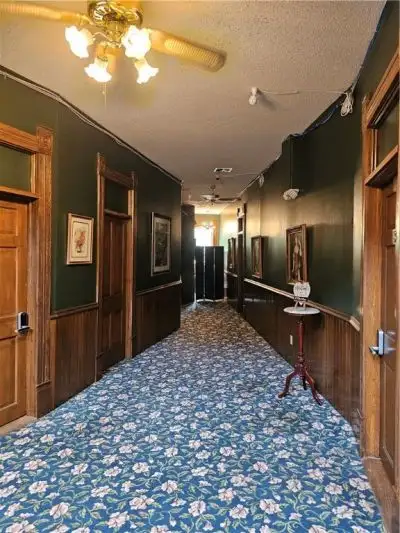 Turnkey Historic Hotel with Retail Space in Downtown Eureka Springs
