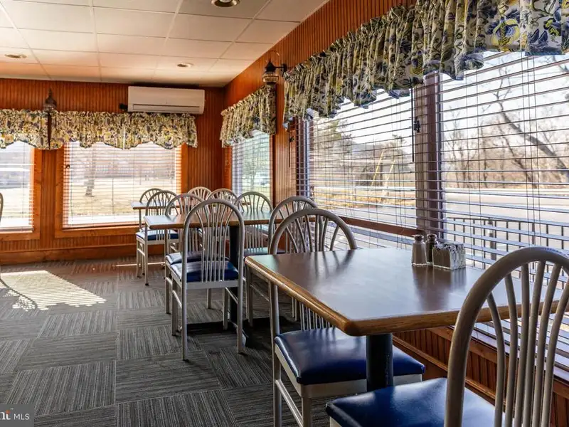 Established Restaurant with Commercial Kitchen and 120+ Seating in Hardy County