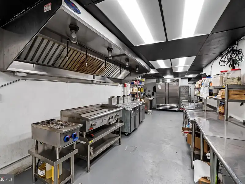 Two Storefronts in Towson: Restaurant and Vacant Space for Lease