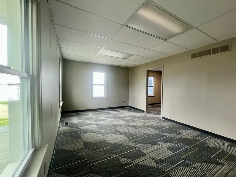 Commercial Office Building in High-traffic Location, Dry Ridge, Near I-75 Exit