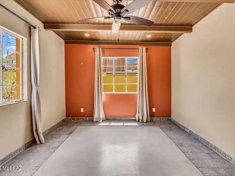 Fully Renovated Multi-family Property in Miramonte Neighborhood with 6 Apartments