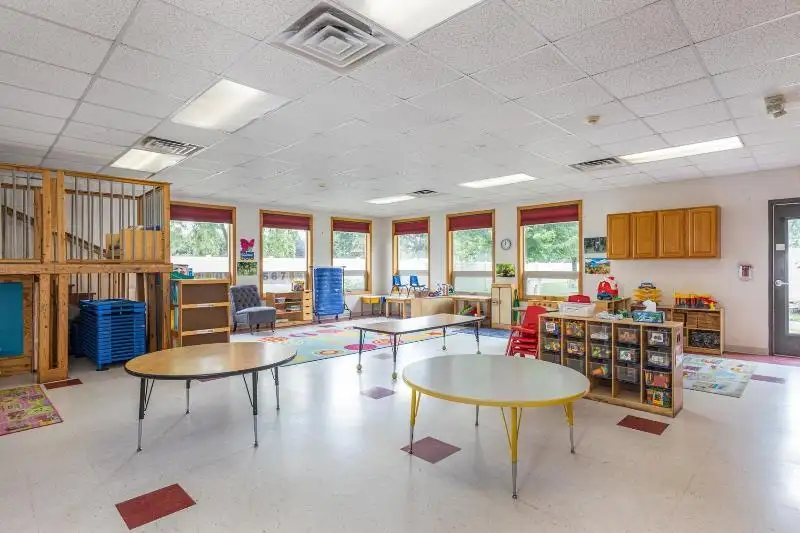 15,000 Sf Versatile Former Day Care on 2.47 Acres with Multiple Classrooms and Amenities
