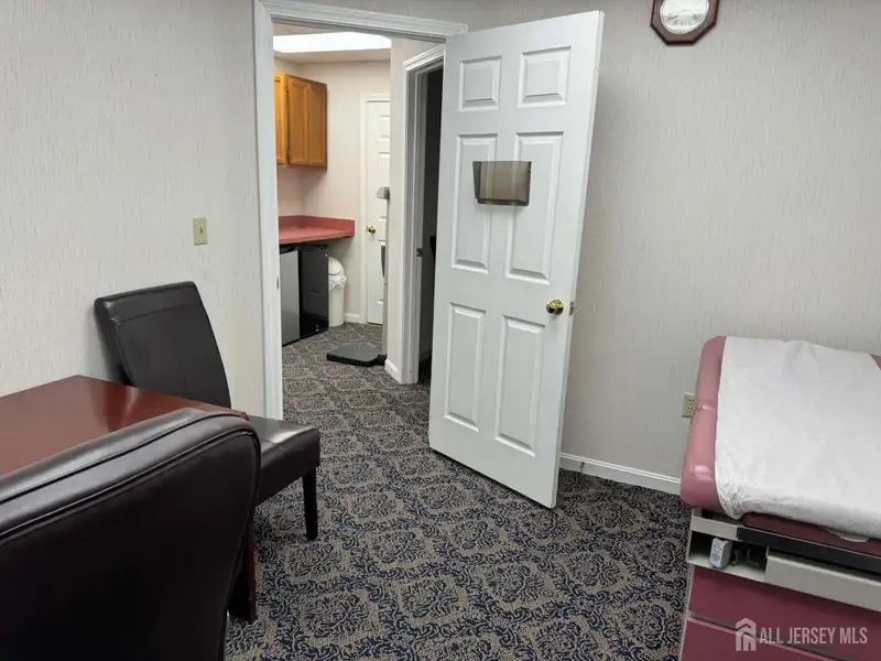 Medical Office Suite for Sale in East Brunswick's Williamsburg Commons, 820 Sf