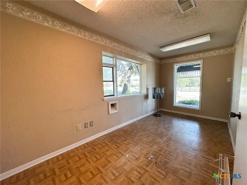 Investment Opportunity: Multi-unit Complex in Copperas Cove with Stable Tenants and Recent Updates