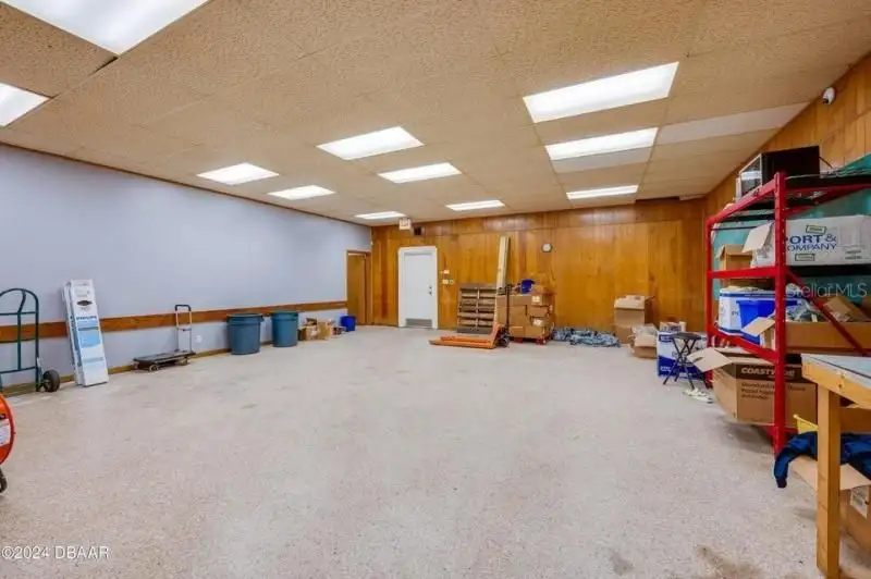 Versatile Commercial Building with Yard Space in Prime Location