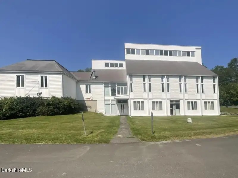 Charming Residential Property in Prime Location – Stone House Properties Listing