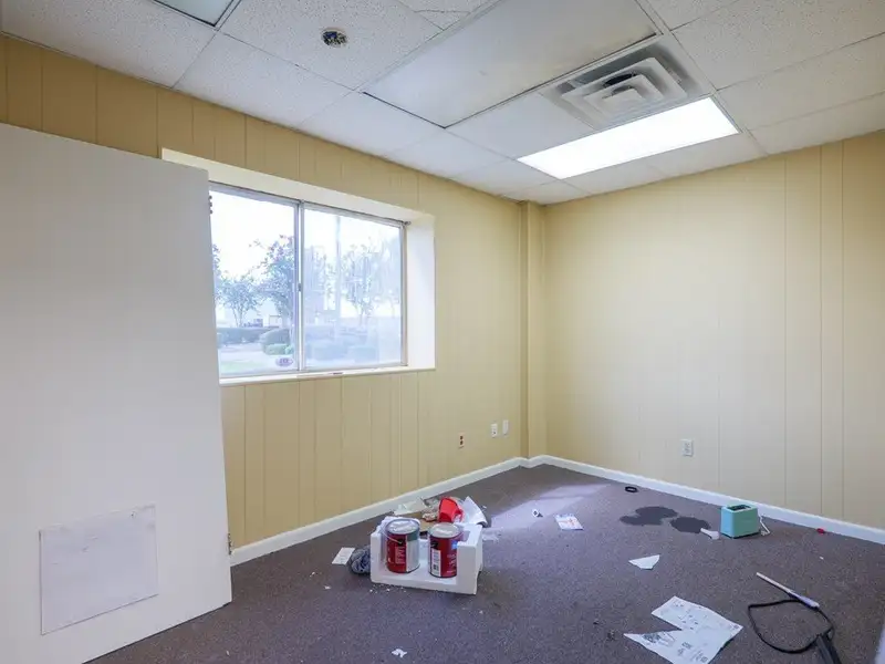 Versatile Commercial Property with Office, Showroom, and Warehouse in Lowndes County