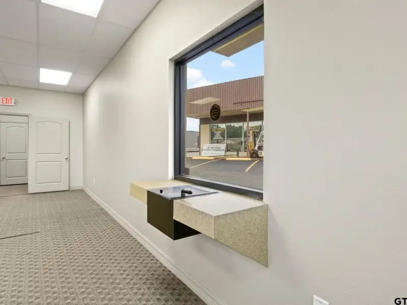 High-traffic Commercial Building in Downtown Pittsburg, Tx - 1,500 Sf