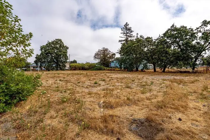 6.33-acre Development Opportunity in Prime Santa Rosa Location