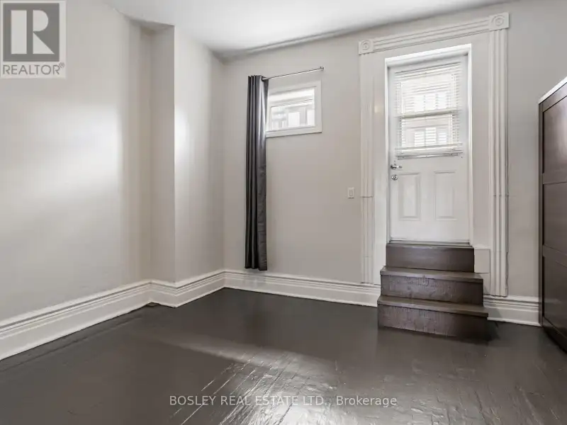 Charming Two-storey Apartment in Landmark Building on Queen St West