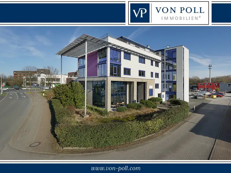Modern Office Building with Renovated Spaces Near Centro Oberhausen, Includes Garden and Parking