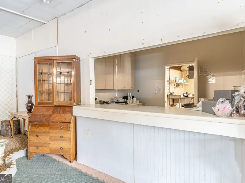 Versatile 4,200+ Sq. Ft. Commercial Building on Busy Highway with Storage and Office Space