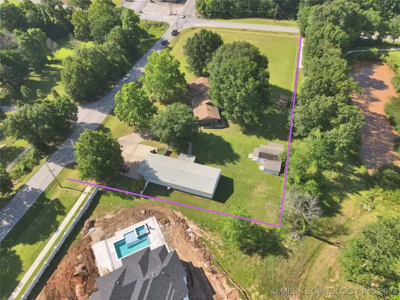 Live-work Property: 2000 Sq. Ft. Office Building with House on 1.25 Acres