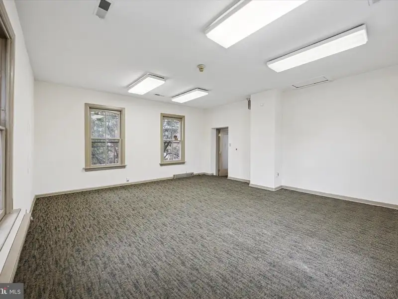 Historic 1906 Commercial Property in Bristol Borough with Versatile Layout and Prime Location