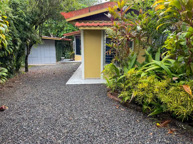 One-bedroom Home with Expansion Potential in Central Ojochal, Costa Rica