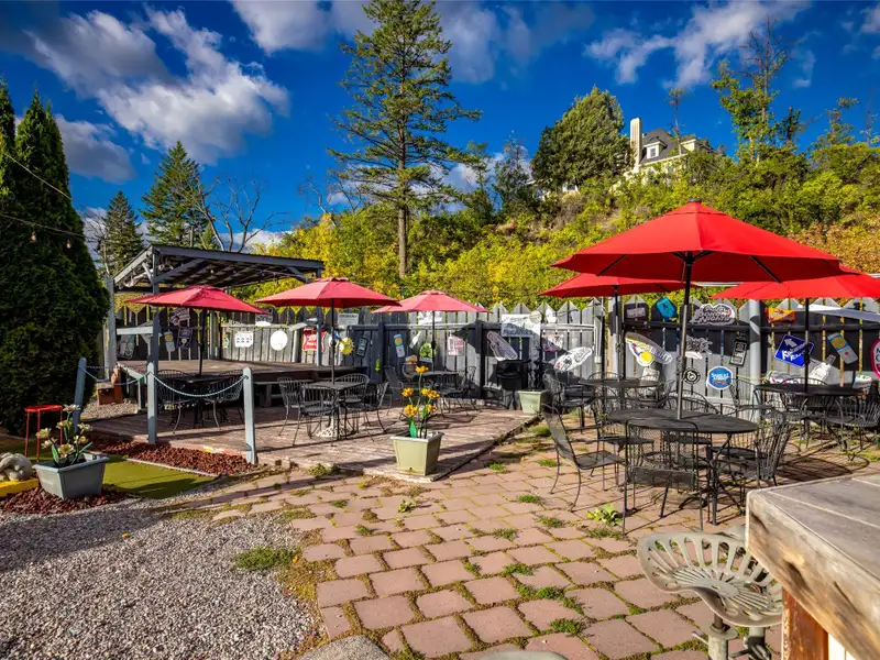Historic Del's Bar & Grill: Profitable Lakeside Business in Somers, Mt with Liquor License