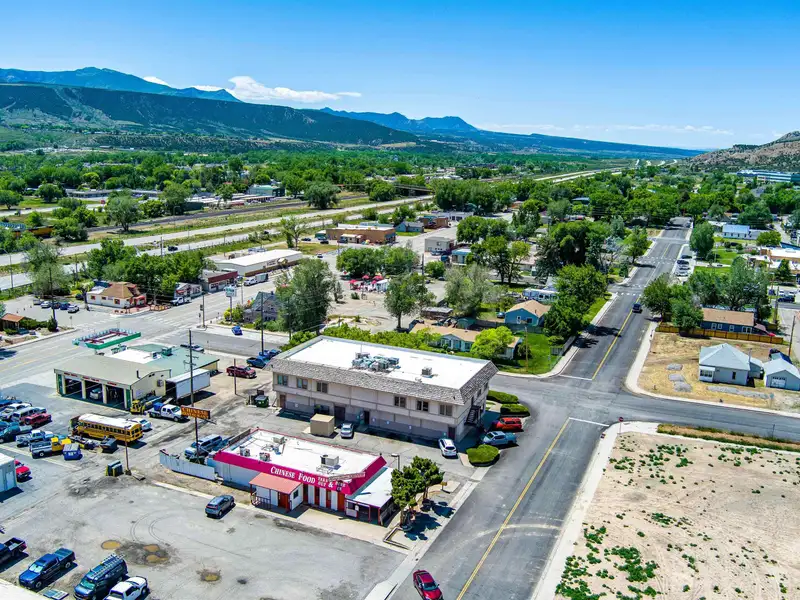 Two-story Commercial Investment Property in Downtown Parachute with 6%+ Cap Rate