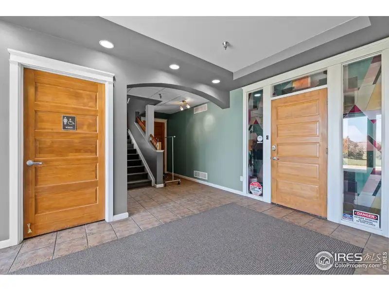 Bright Office Condo with Mountain Views in Niwot, Colorado