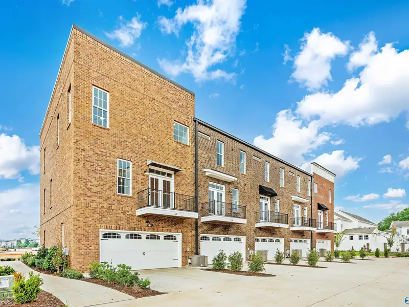 Live/work Townhome with Flex Space, 2 Primary Suites, and 2-car Garage in Prime Location