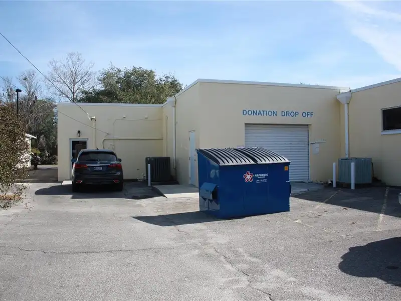 Commercial Space for Lease on N Main Street with Flexible Layout and Parking Access