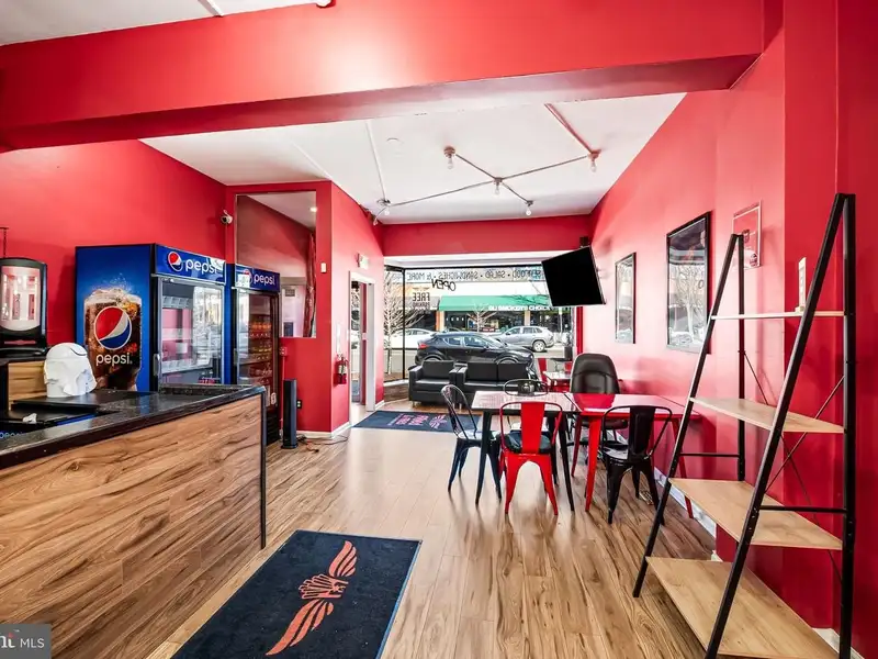 Two Storefronts in Towson: Restaurant and Vacant Space for Lease