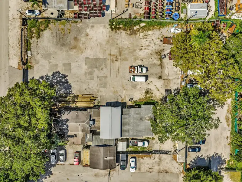 Commercial Property with Office Space and Residential Unit in Industrial Area
