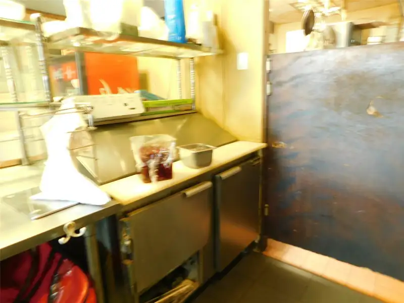 Turnkey Pizza Restaurant for Sale in High-traffic Location with Essential Equipment Included