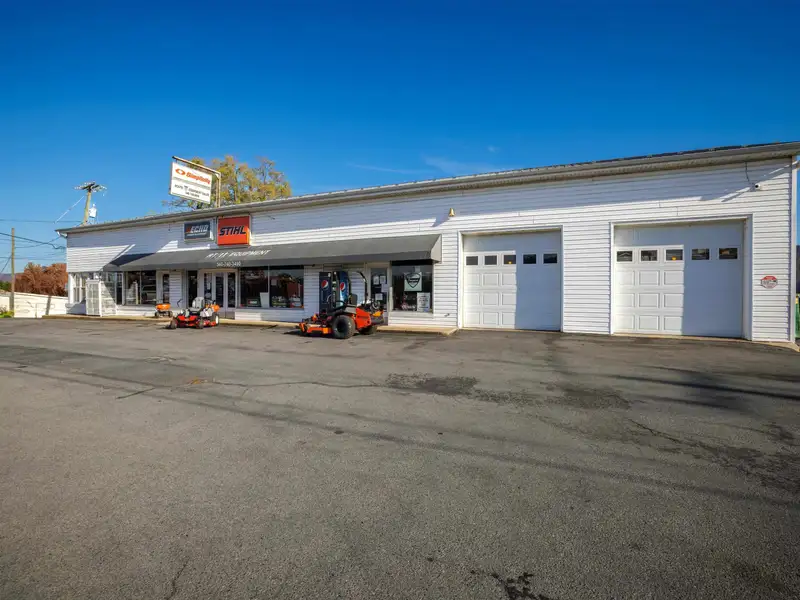 Versatile 9,940 Sq Ft Mixed-use Building on Congress Street, New Market, Shenandoah Valley