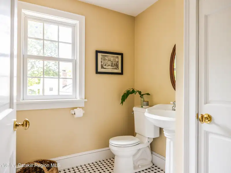 Historic Mixed-use Landmark in Kinderhook Village with Restaurant and Flexible Suites