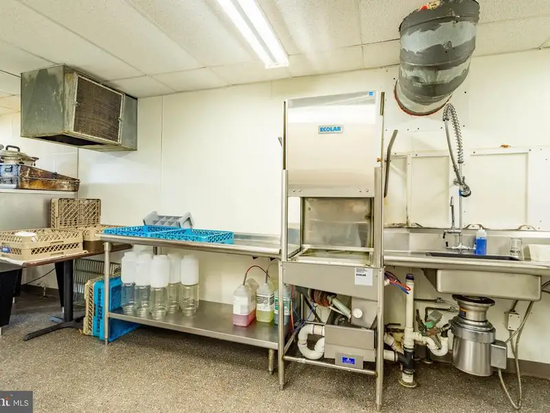 Established Restaurant with Commercial Kitchen and 120+ Seating in Hardy County