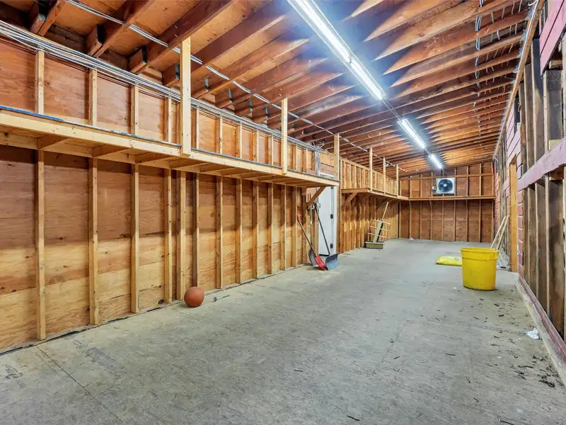 Commercial Retail/warehouse with Charming Colonial Home in High-traffic Corner Location