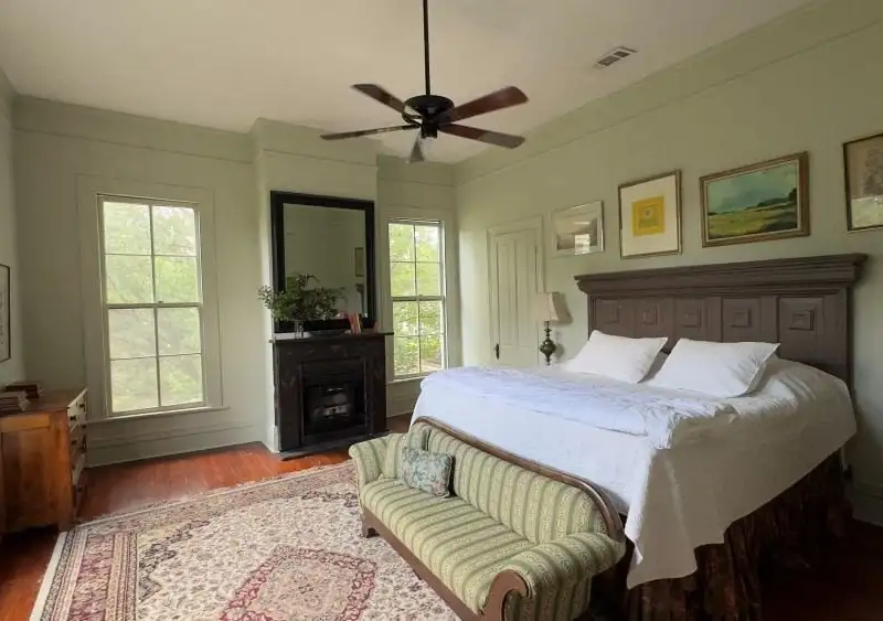 Versatile Historic District Property for Restaurant, Venue, or Retail with Ample Parking