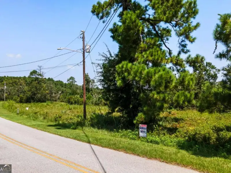 9,000 Sqft Industrial Building on 1.03 Acres in St. Marys, Ga