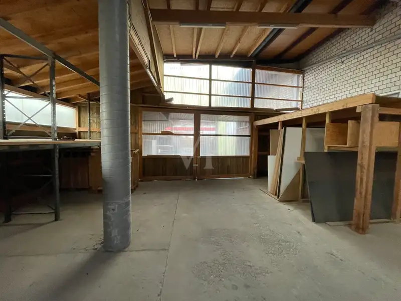 Mixed-use Property with Residential and Commercial Space in Prime Location