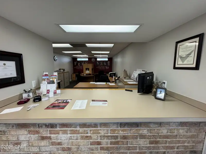 Commercial Office Building for Lease in Central Panama City, Ideal for Charter School or Medical Use